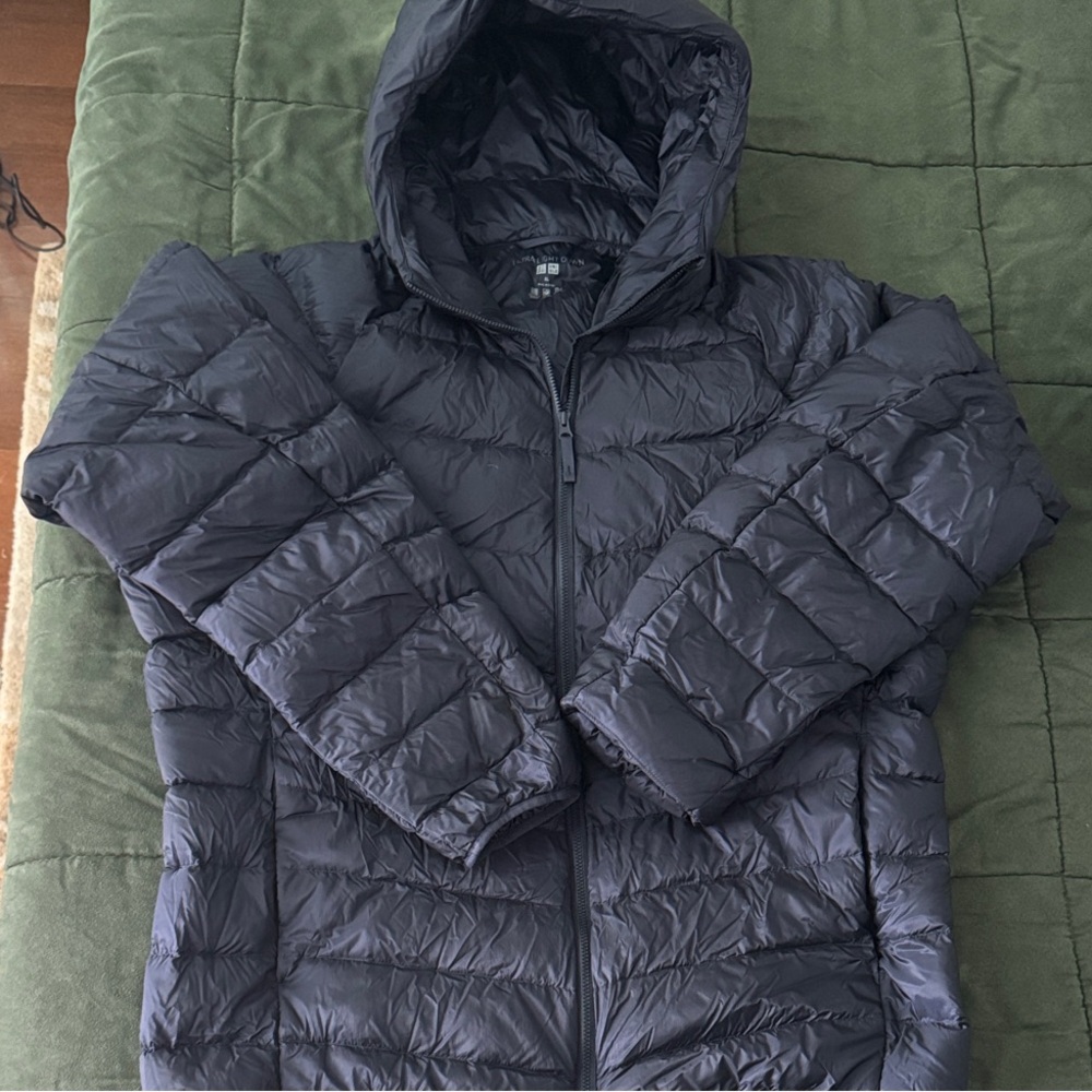 Uniqlo Men's Navy Ultra Light Down Puffer Jacket